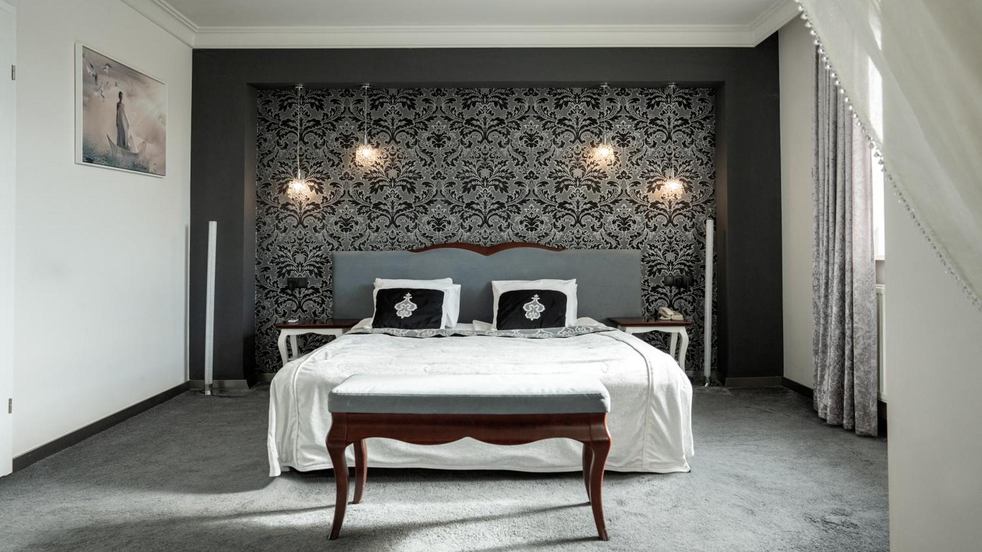 One-Room Suite