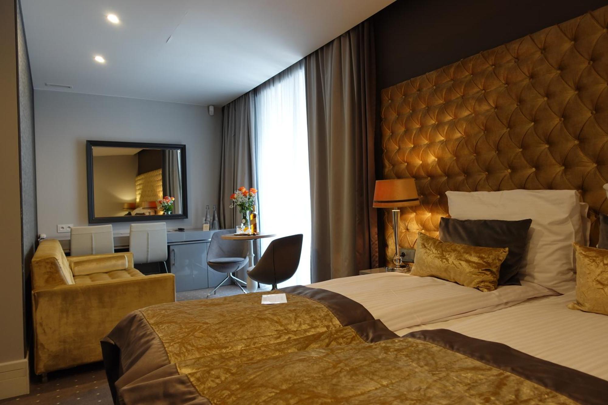 Queen Room