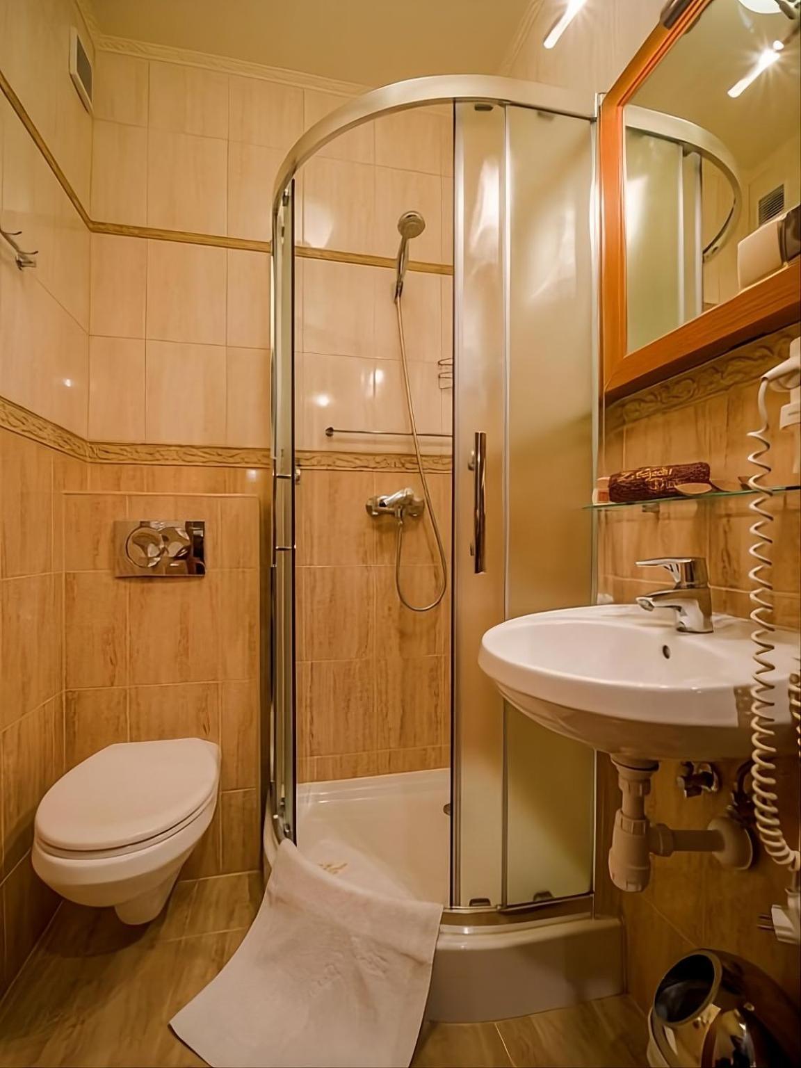 Basic Triple Room