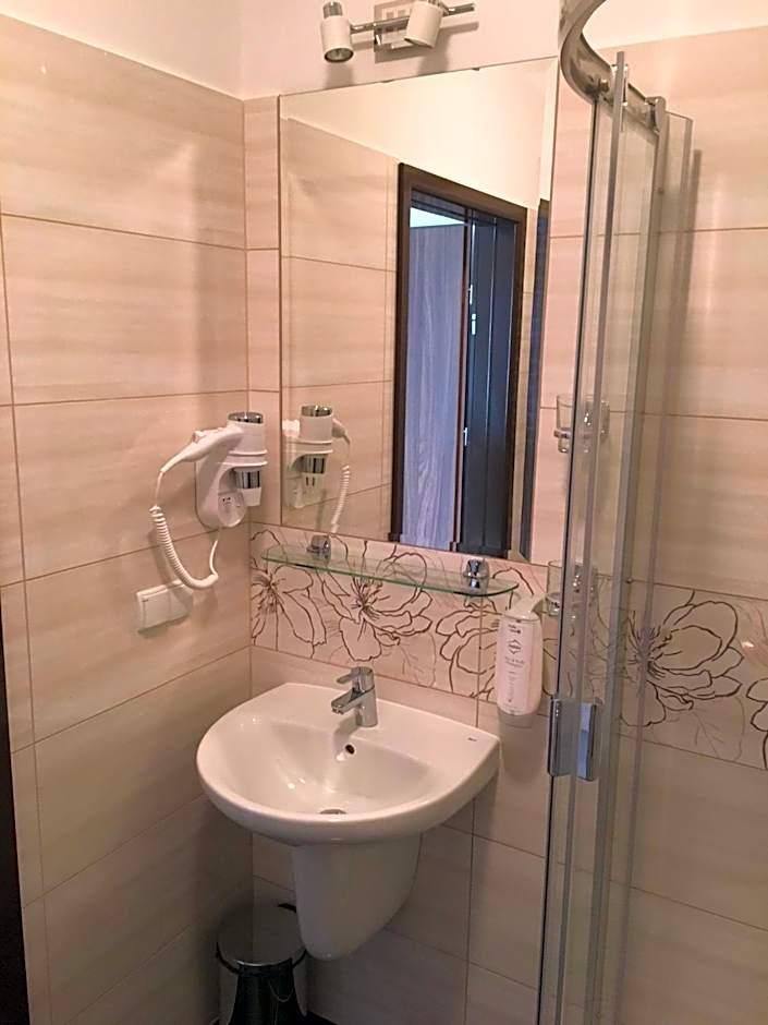 Standard Twin Room Without Balcony