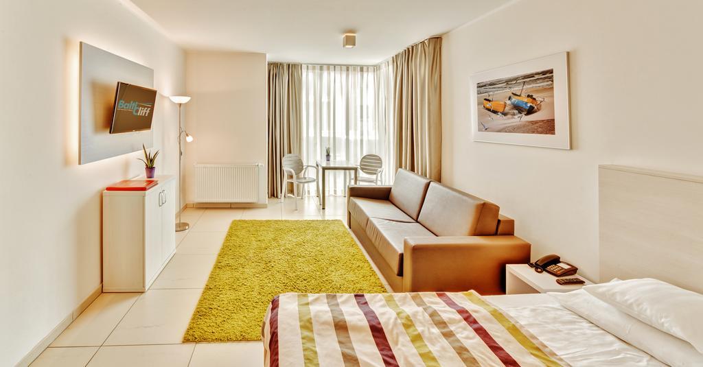 Junior Apartment