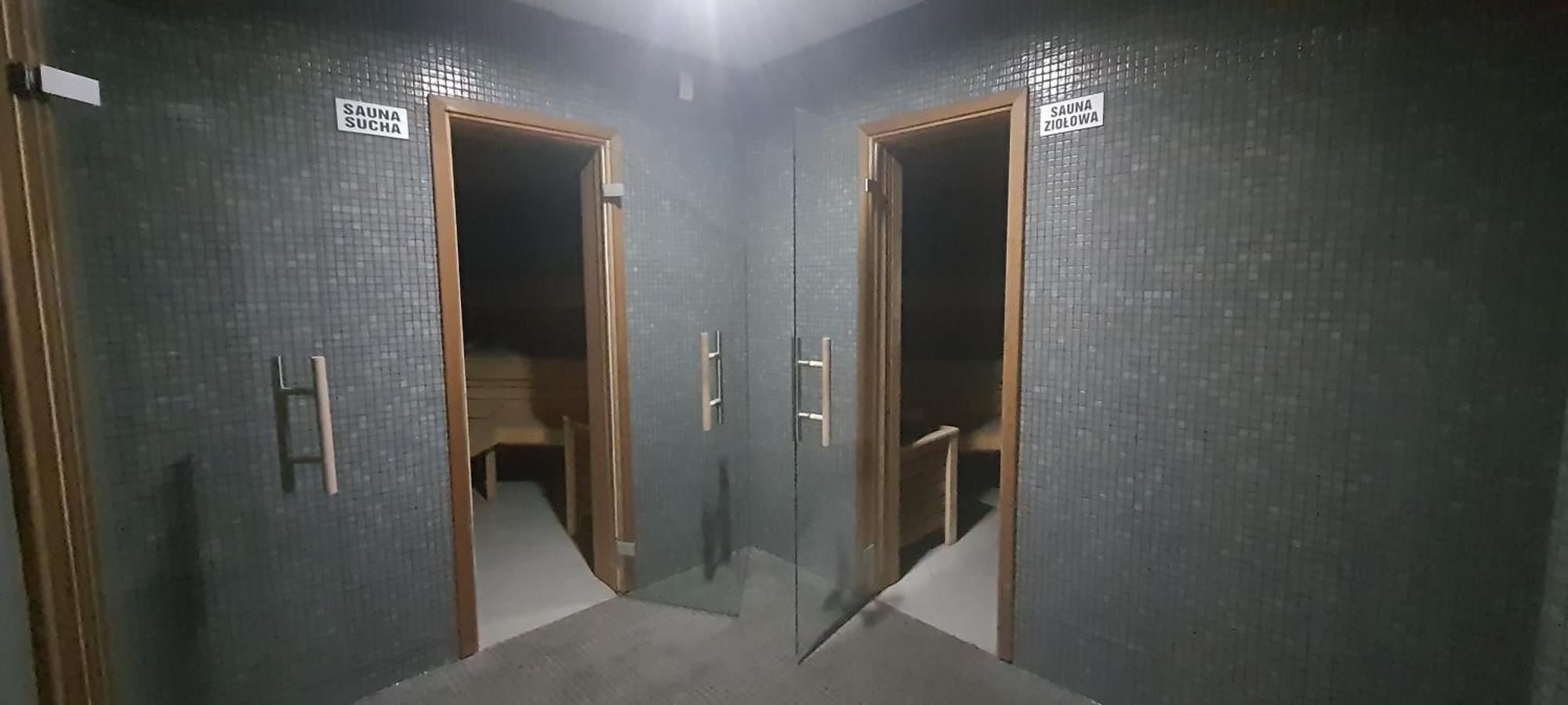 One-Bedroom Apartment Balcony Mountain View
