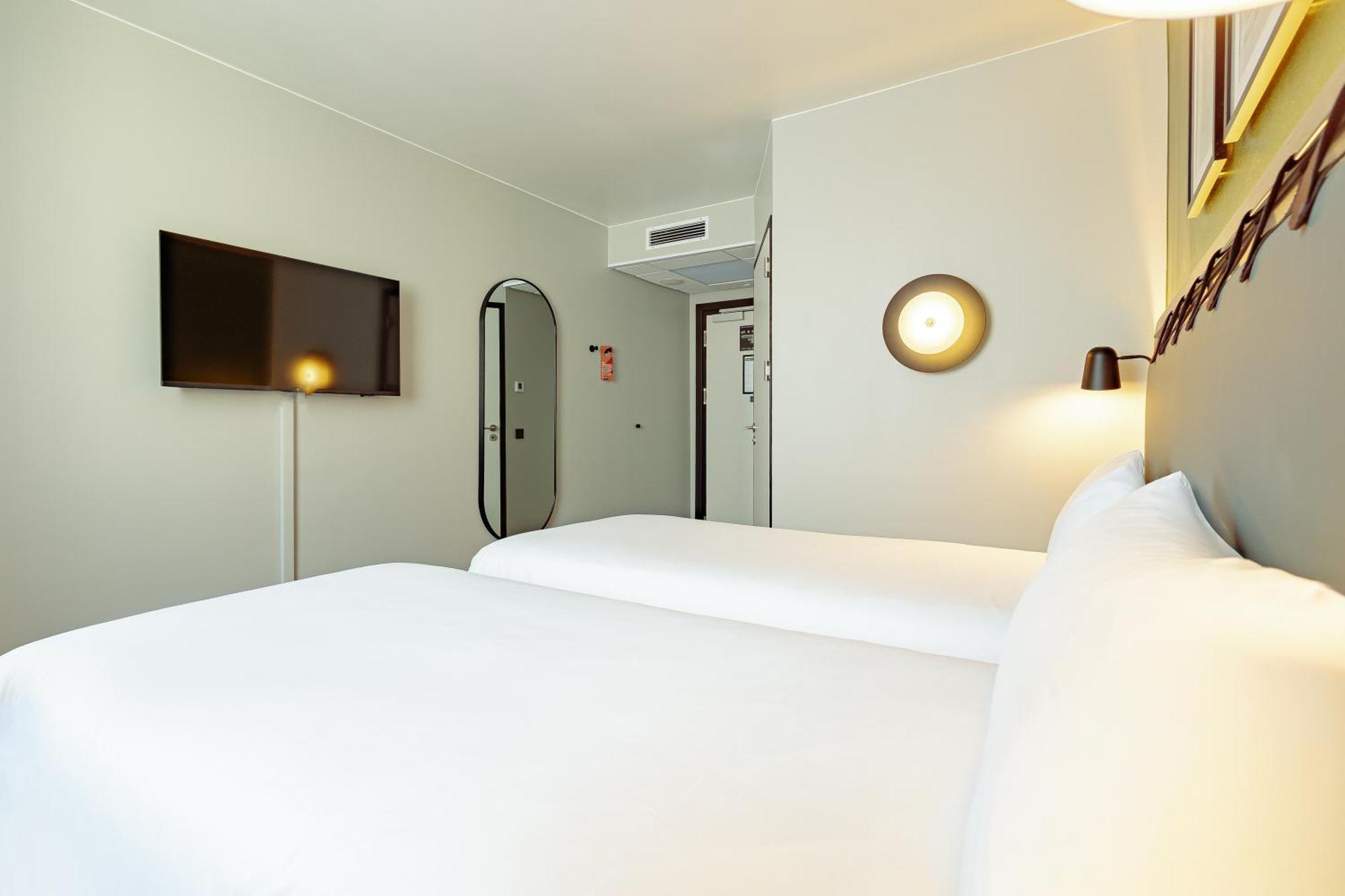 Standard Room 2 Single Beds