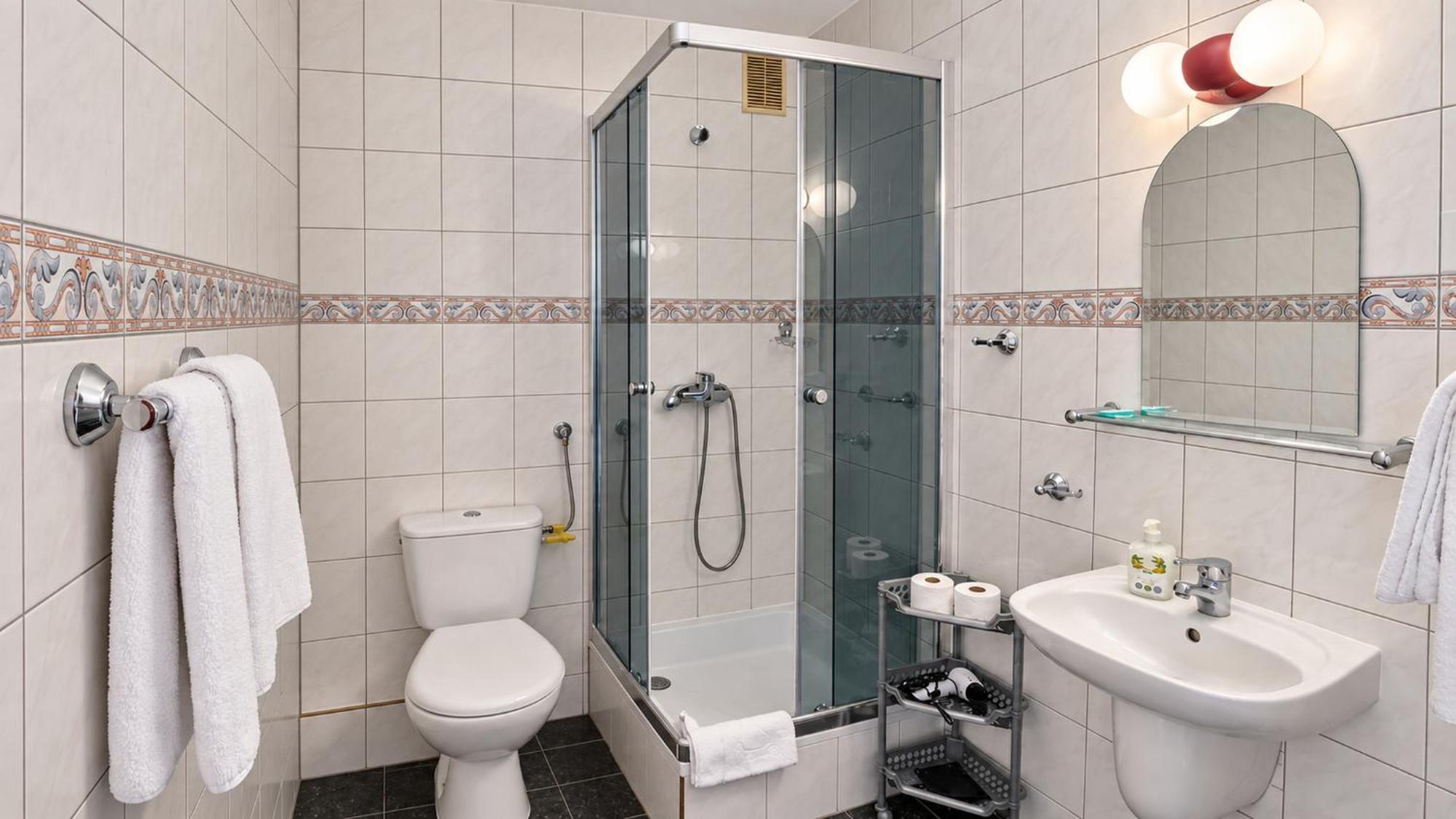 Twin Room Lake View