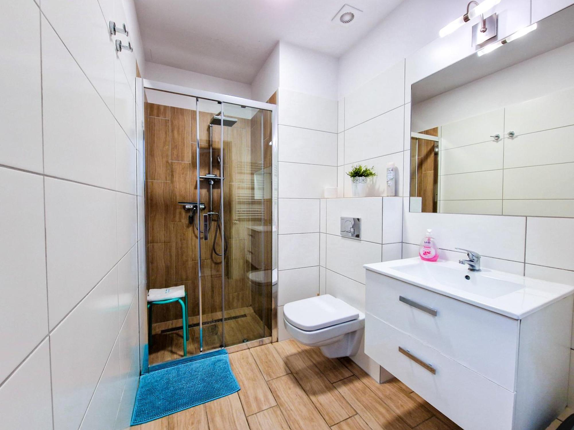 Quadruple Room Bathroom