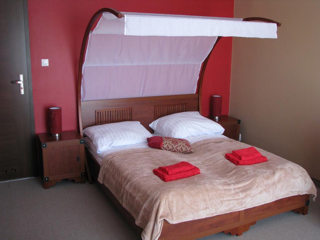 Double Room Private Bathroom