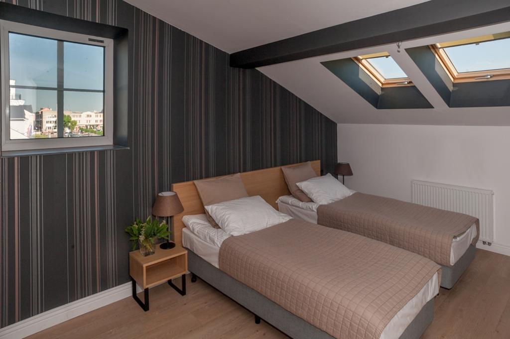 Double or Twin Room Bathroom