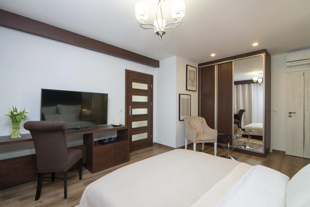 Deluxe Double Room Bath