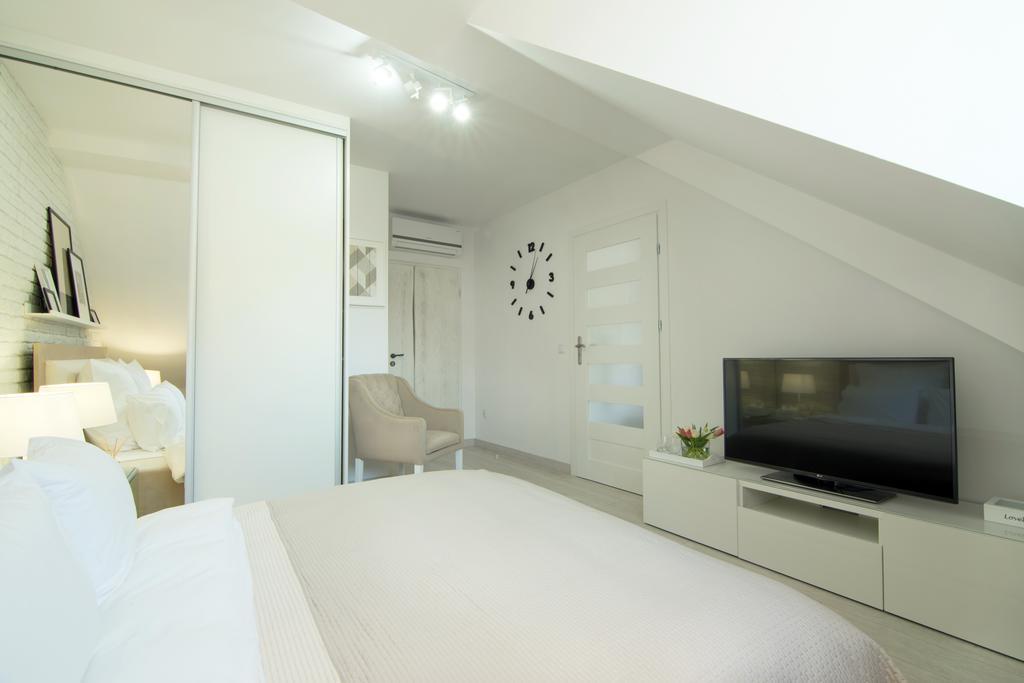 Deluxe Double Room Shower