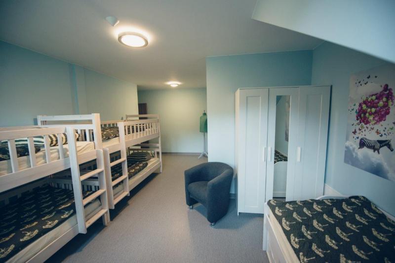 Quintuple Room