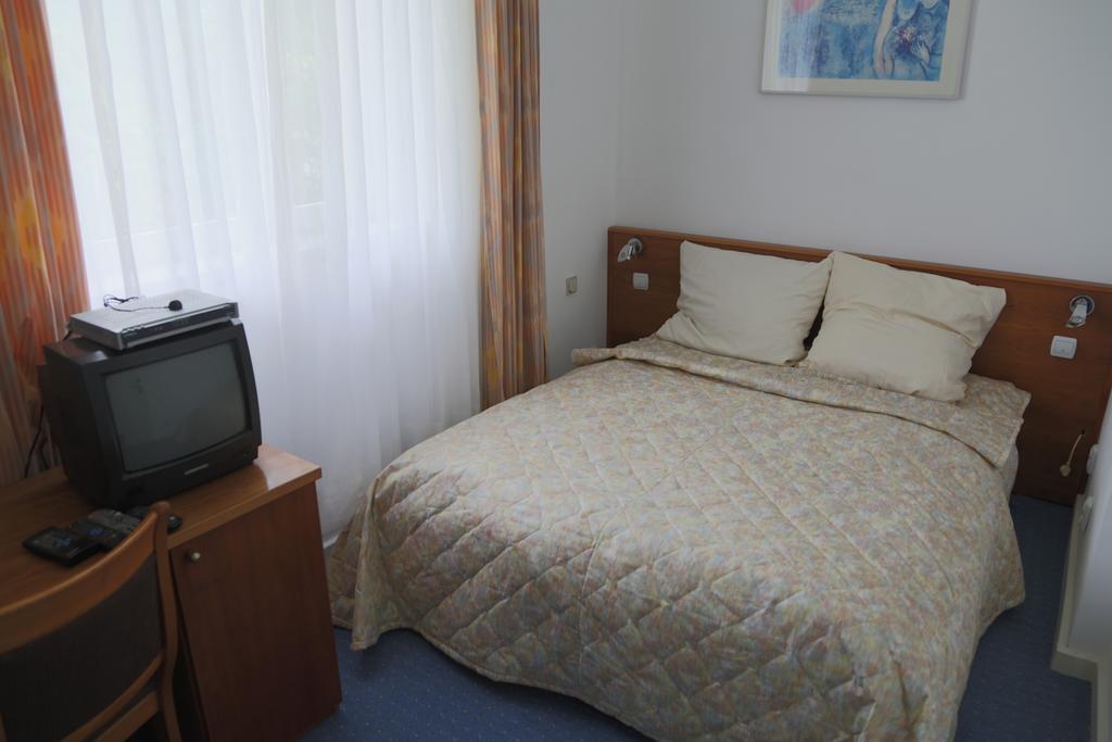 Double Room Bathroom