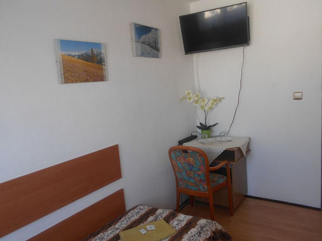 Double Room Private Bathroom