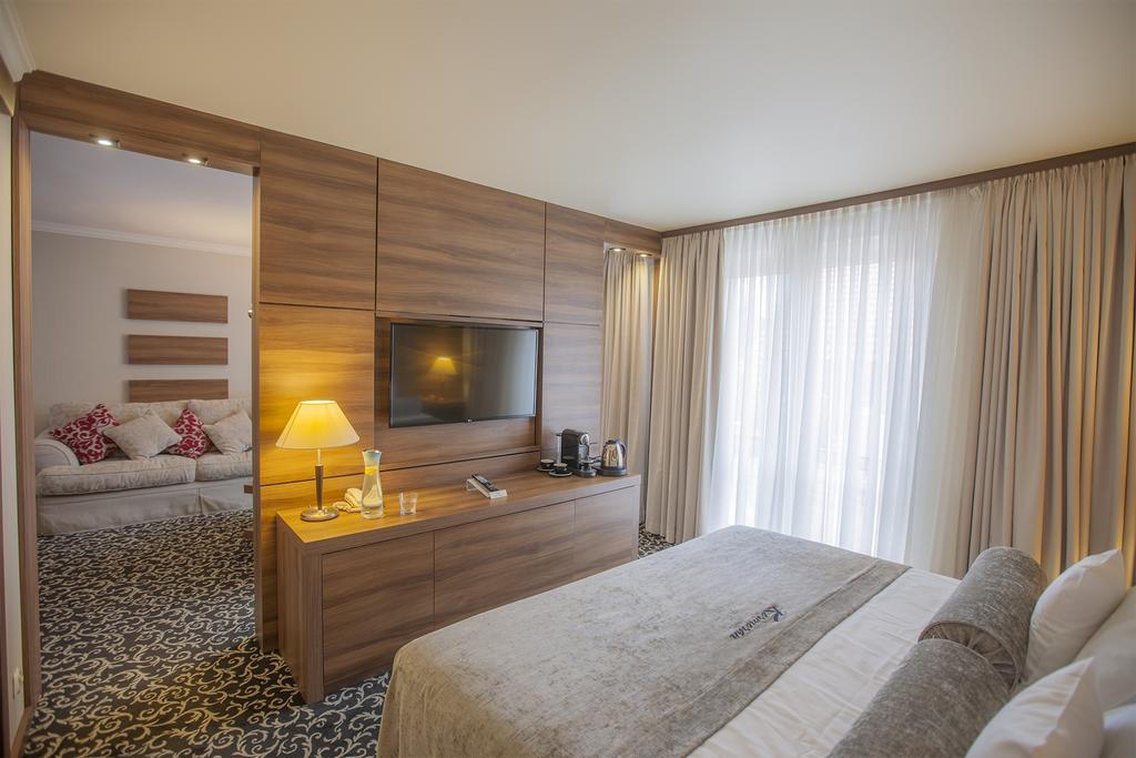 Junior Suite Garden View