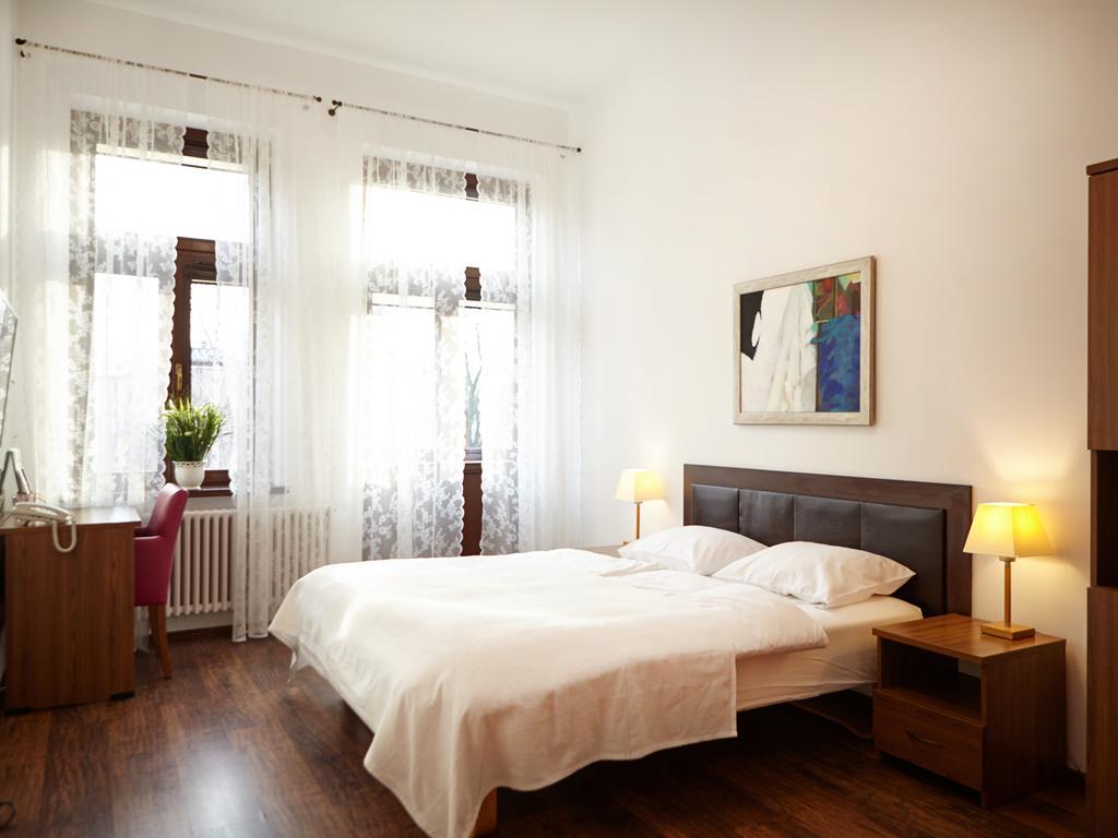 Standard Double Room,370620595:JPEG