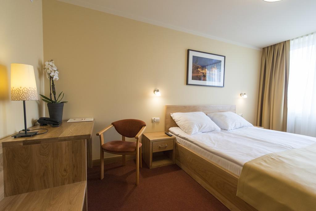 Double Room Double Bed 1