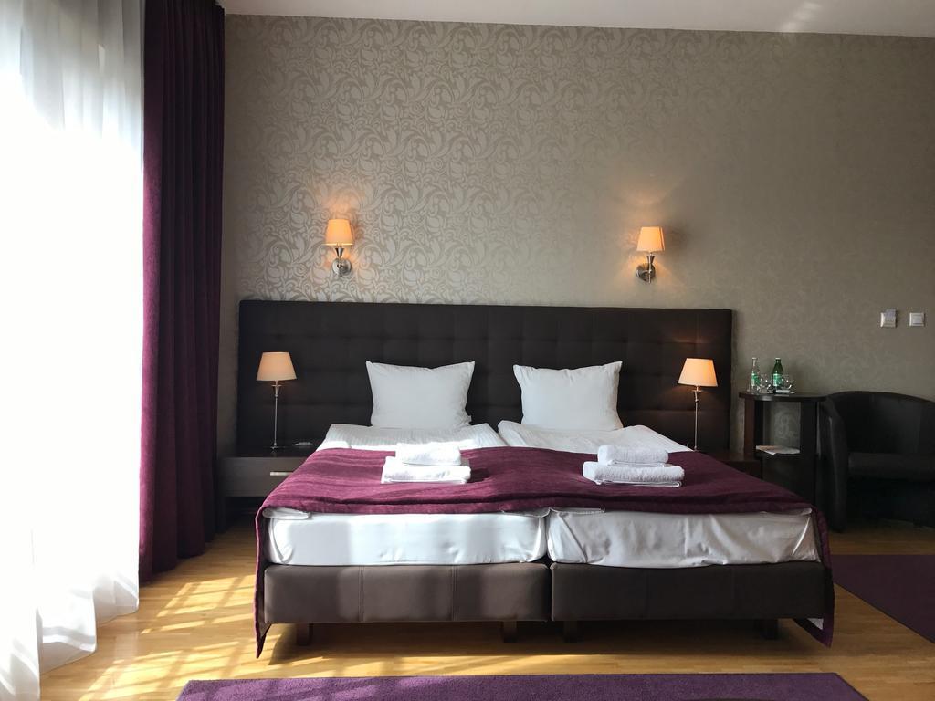 Deluxe Double Room Bath