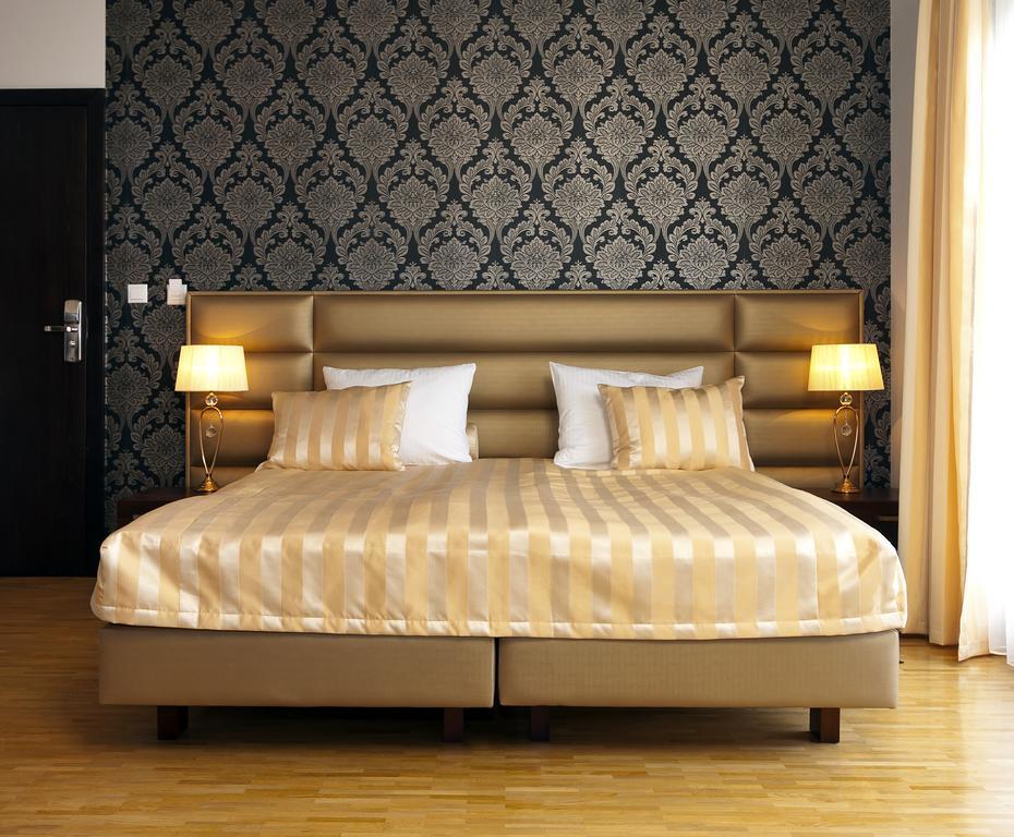 Deluxe Double Room Bath