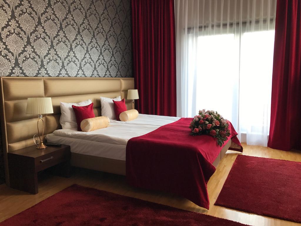 Deluxe Double Room Bath