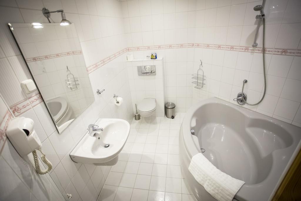 One-Bedroom Suite