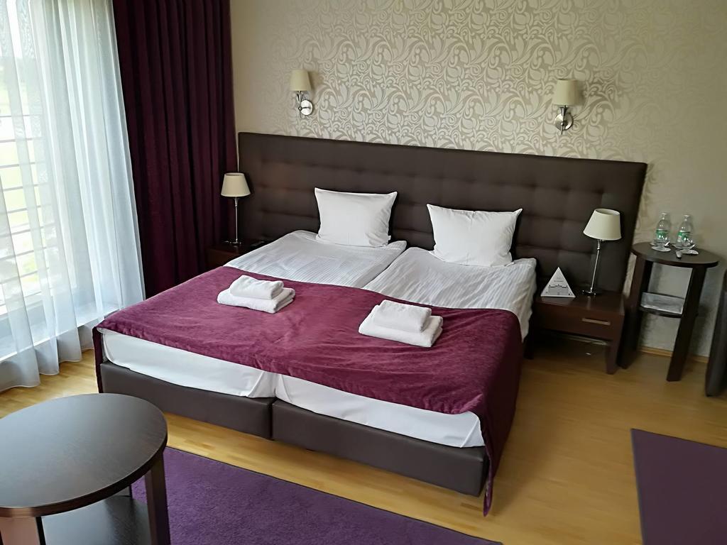 Deluxe Double Room Bath