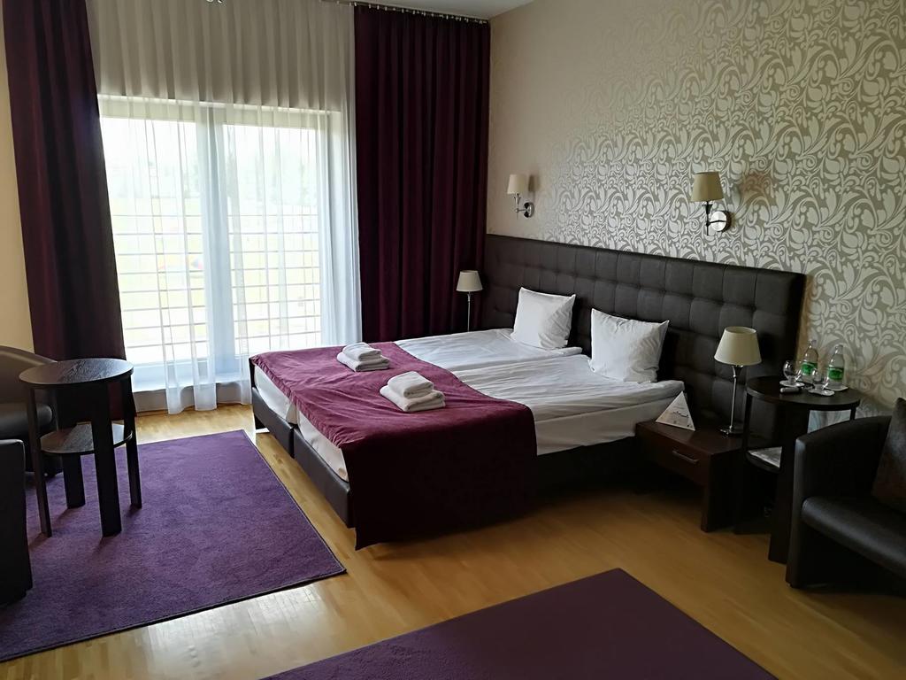 Deluxe Double Room Bath