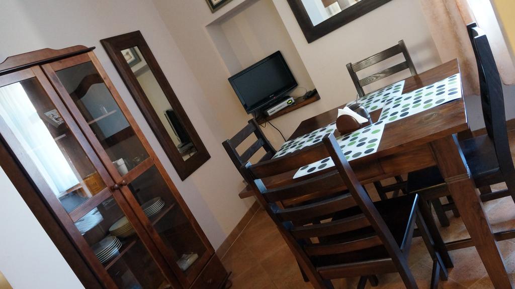 Three-Bedroom Apartment Akwarium