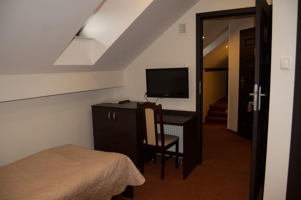 Single Room Bathroom