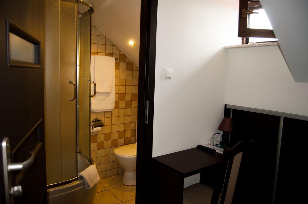 Single Room Bathroom