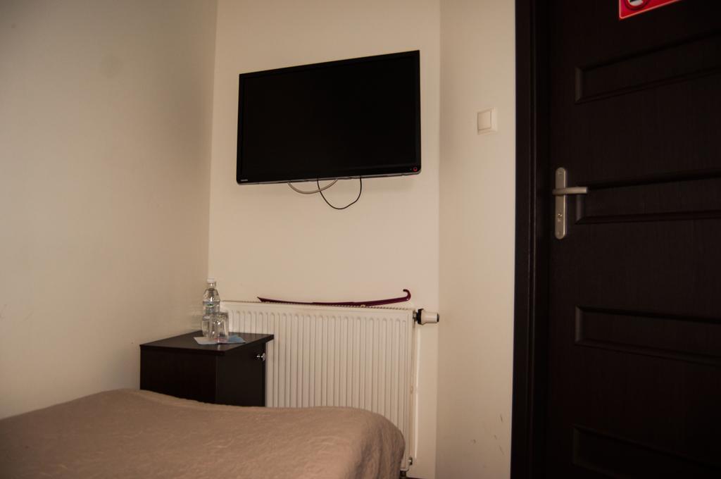 Single Room Bathroom