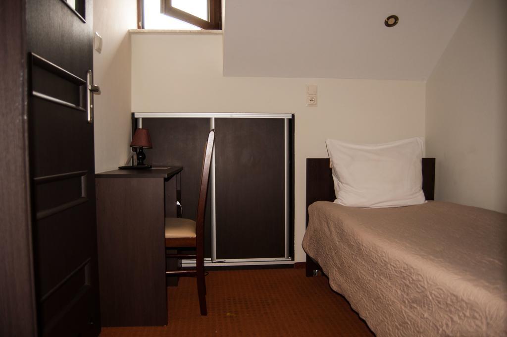 Single Room Bathroom