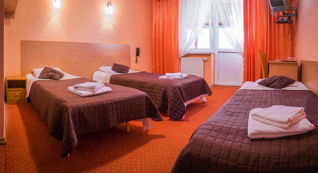 Triple Room,440712282:JPEG