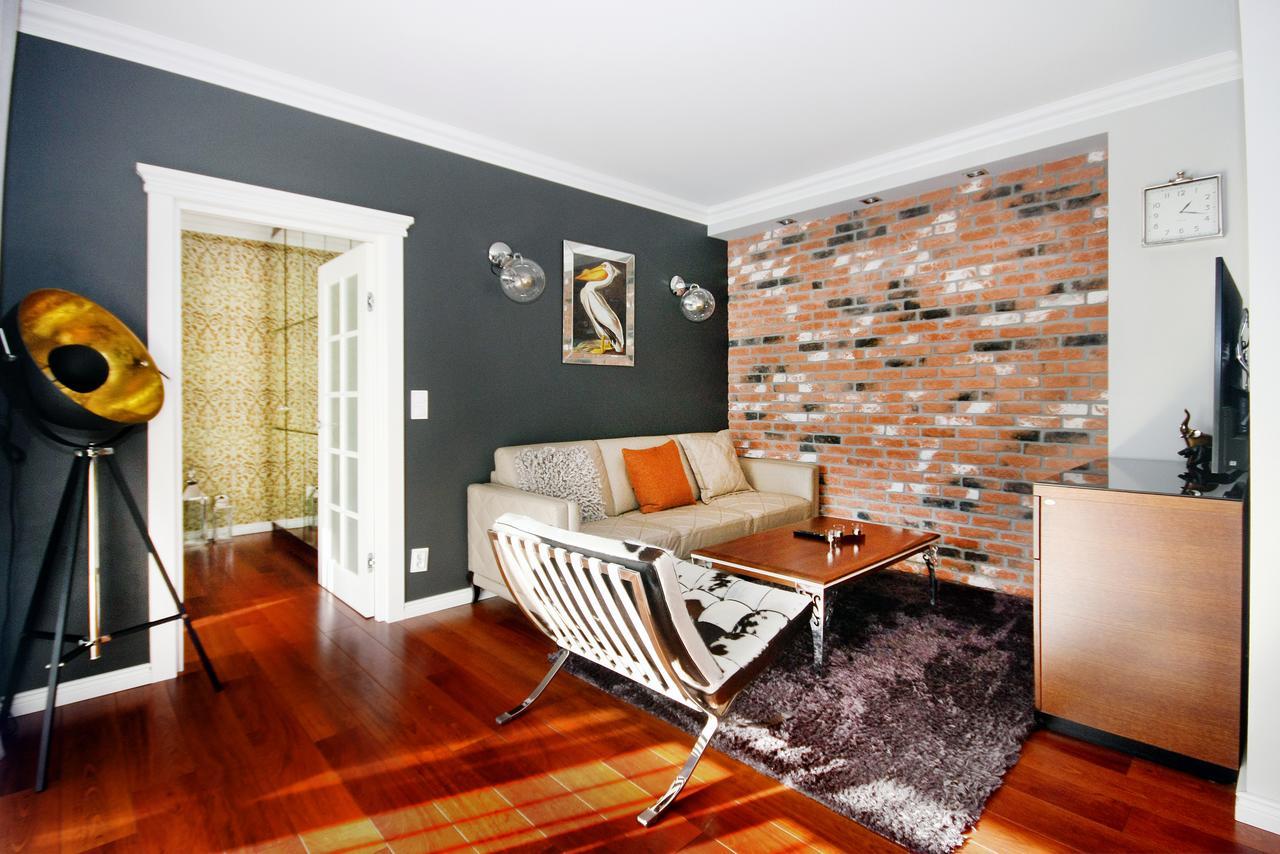 Luxury One-Bedroom Apartment