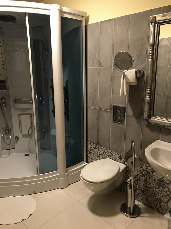 One-Bedroom Bungalow