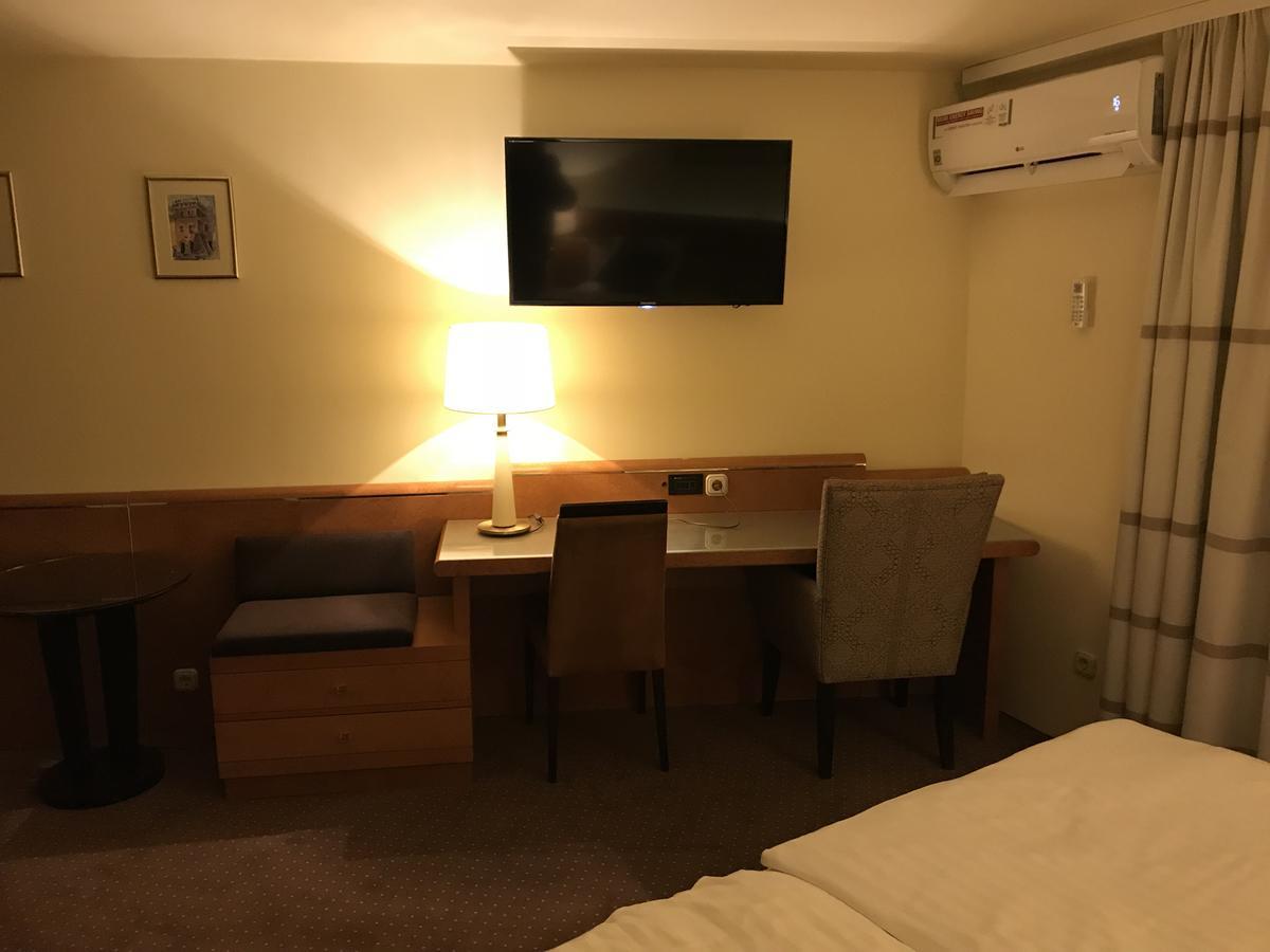 One-Bedroom Bungalow