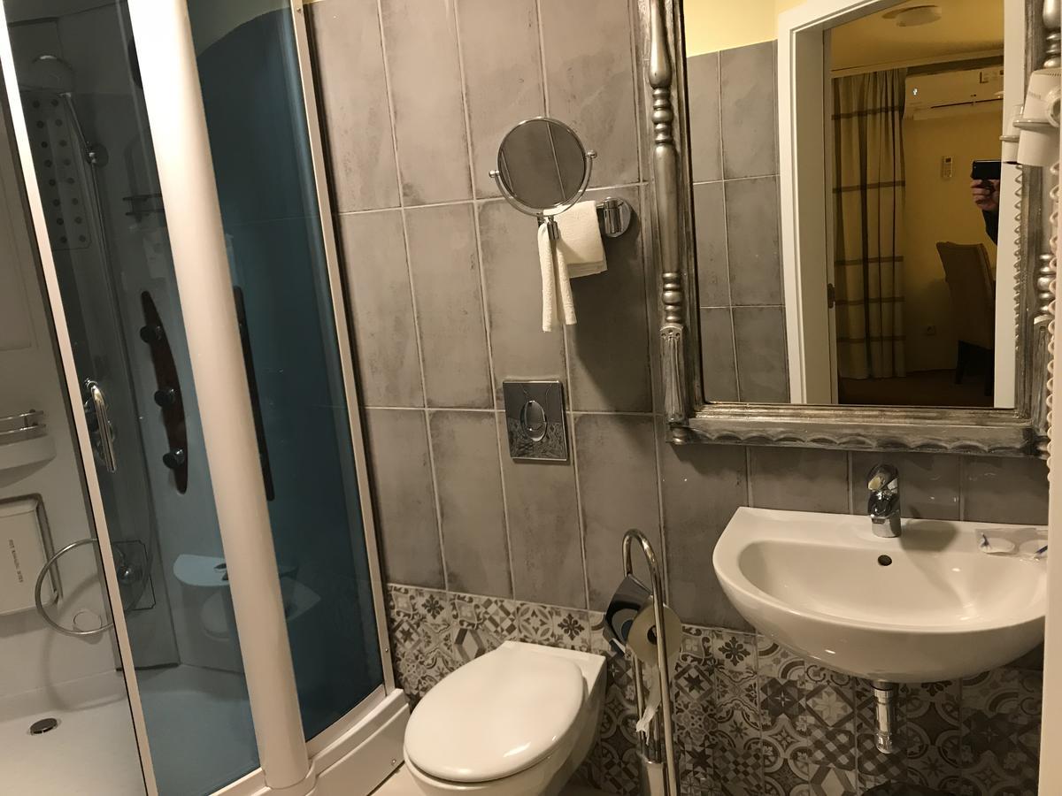 One-Bedroom Bungalow