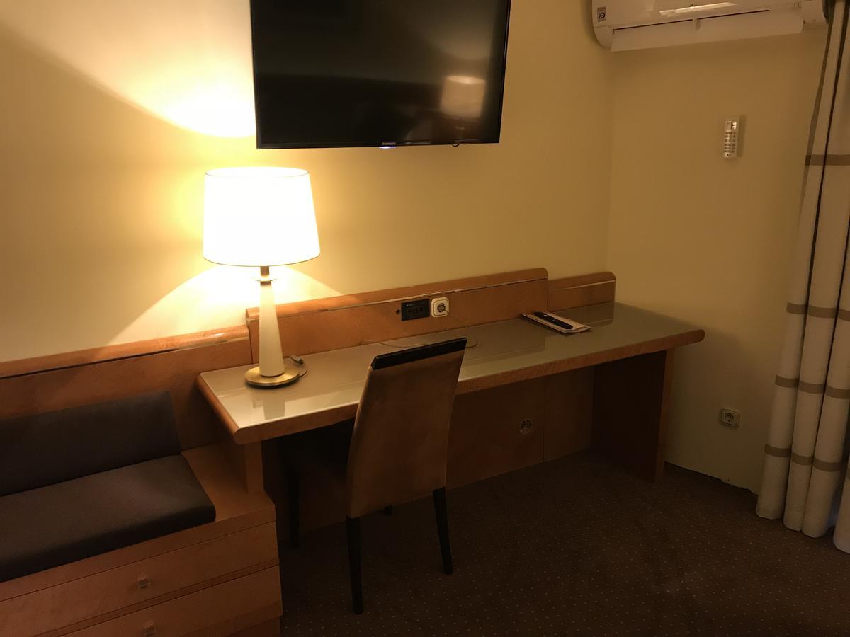 One-Bedroom Bungalow