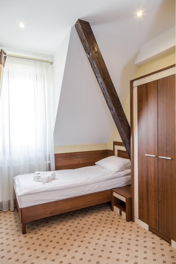 Large Single Room