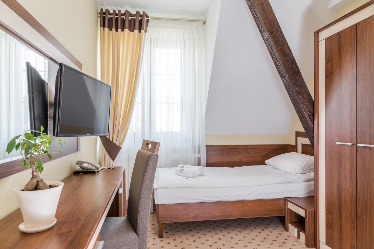 Large Single Room