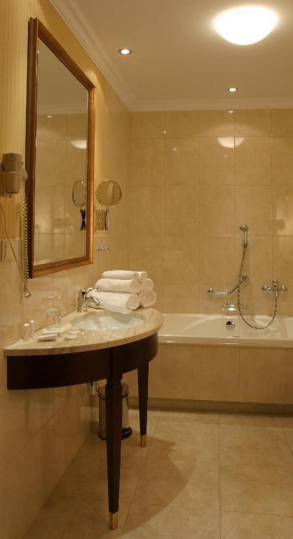 Superior Double or Twin Room,1473580456:JPEG