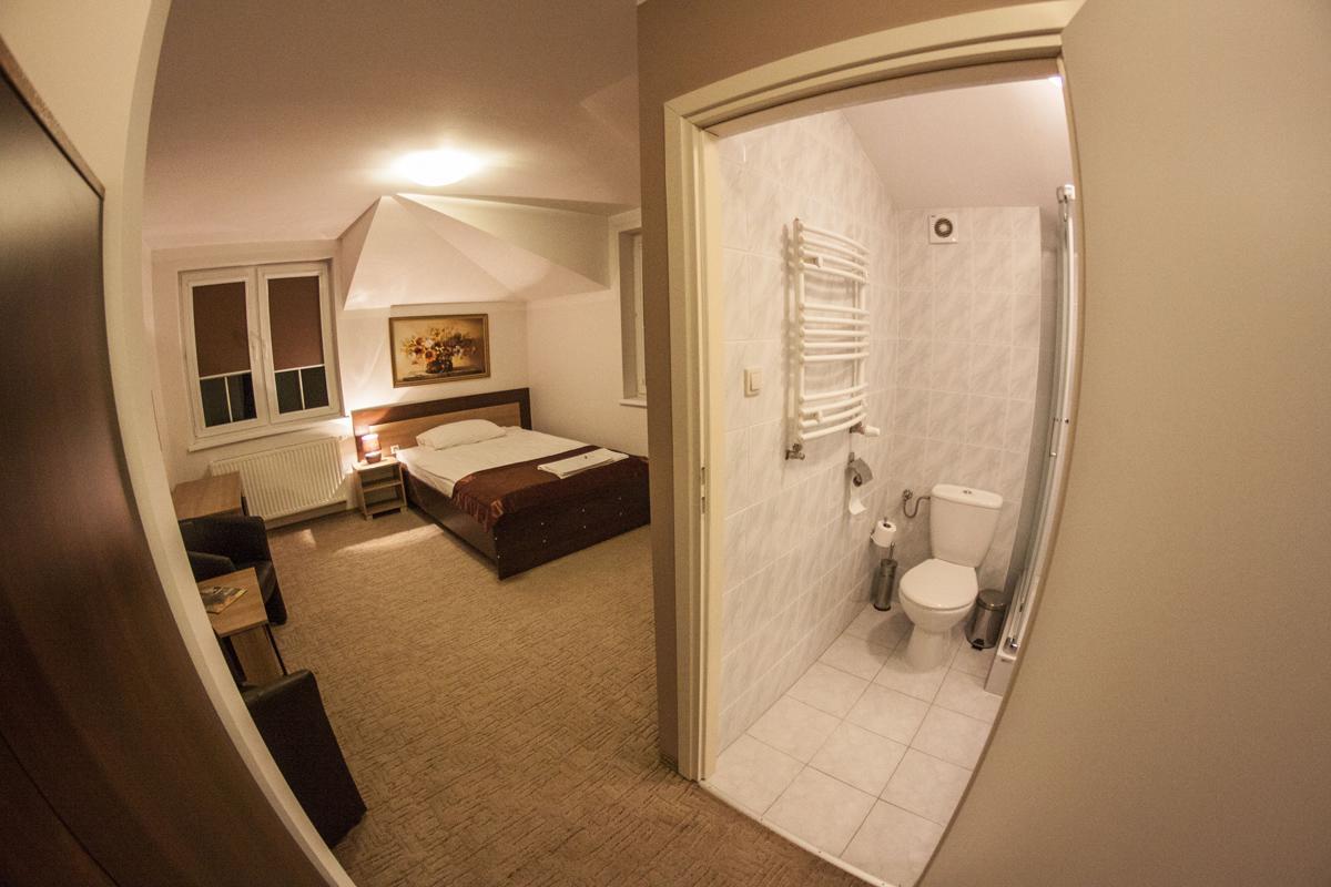 Standard Single Room Shower