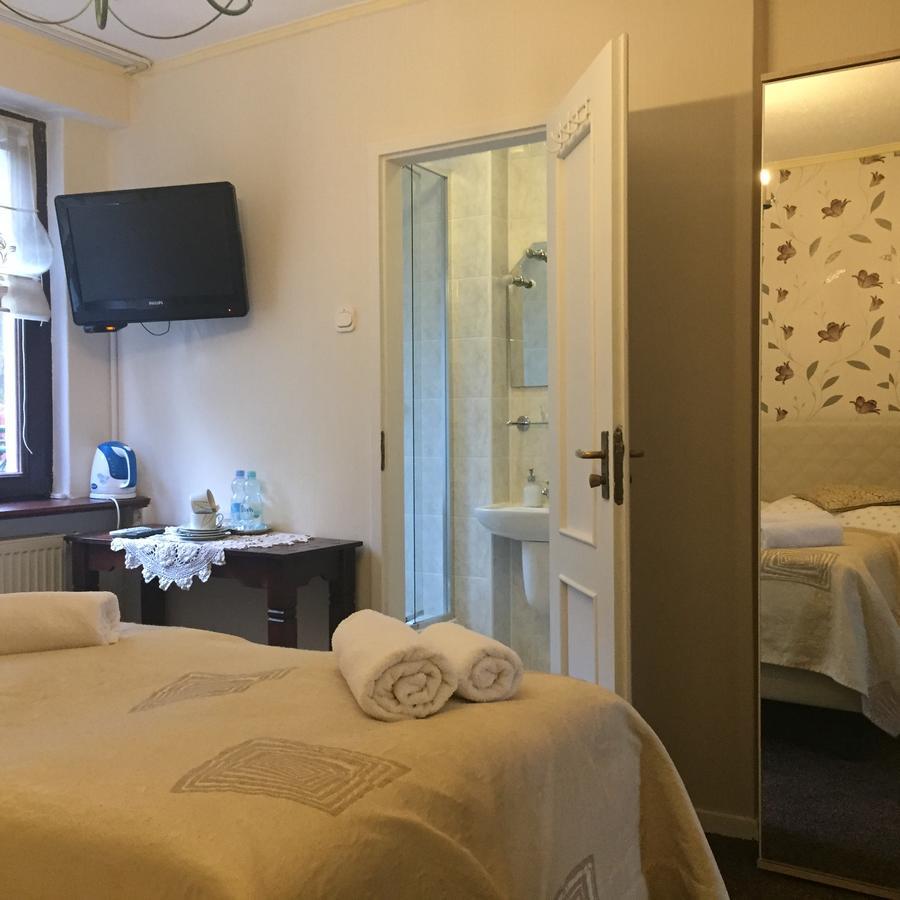 Double or Twin Room Bathroom