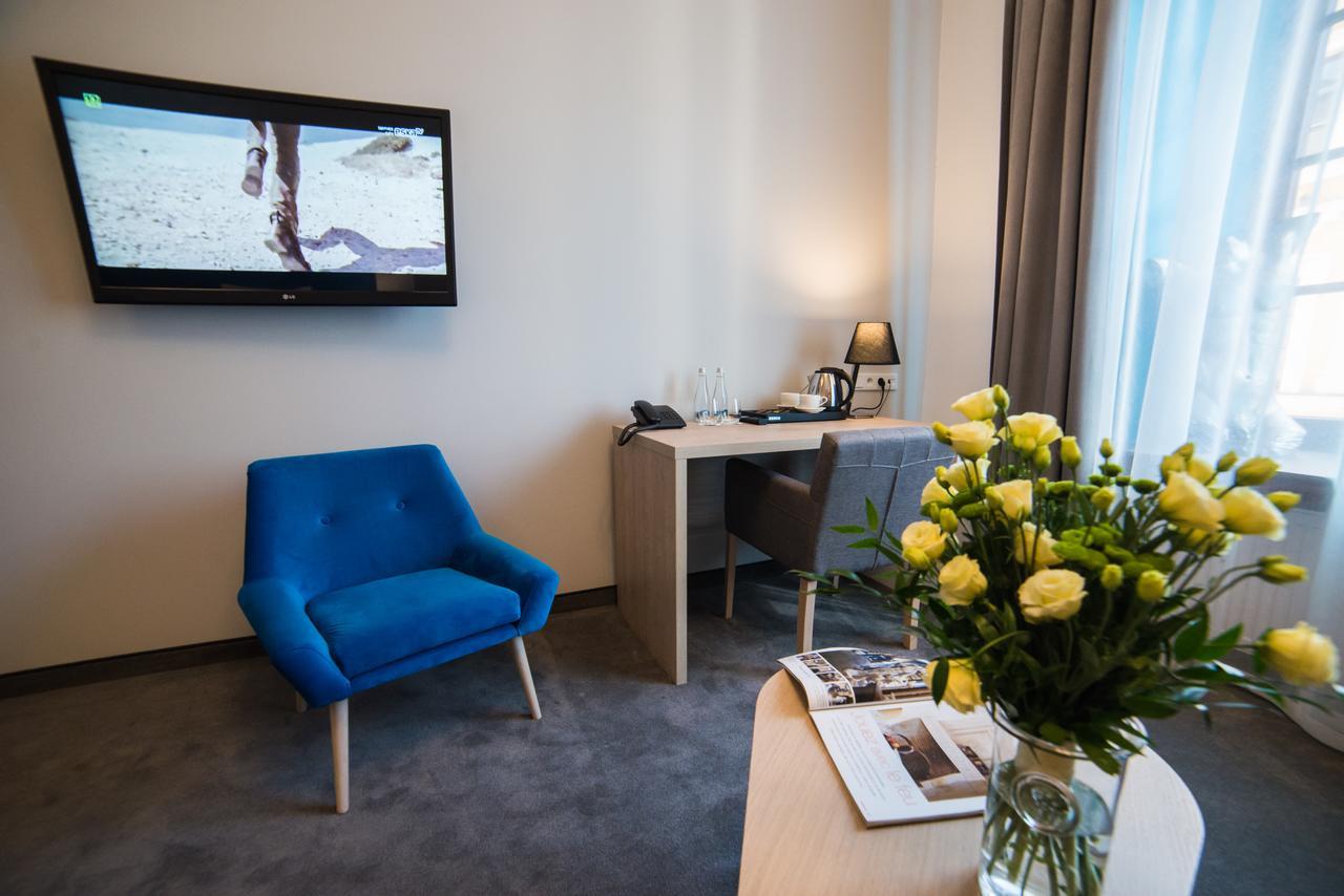 Deluxe Two-Bedroom Apartment