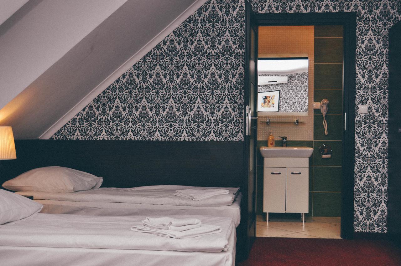 Large Single Room