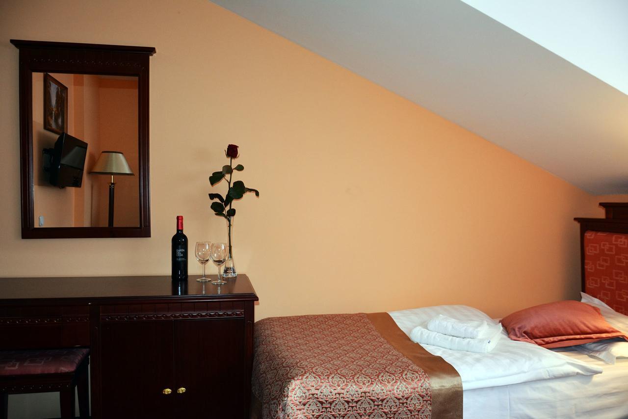 Economy Twin Room