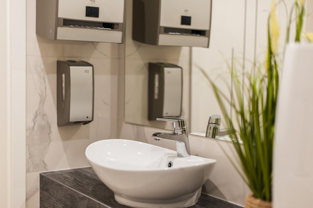 Single Room Private Bathroom