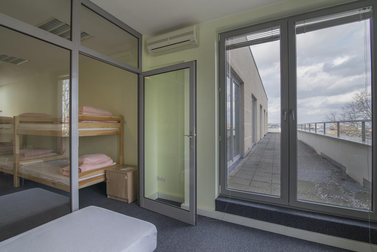 Single Bed Mixed Dormitory Room