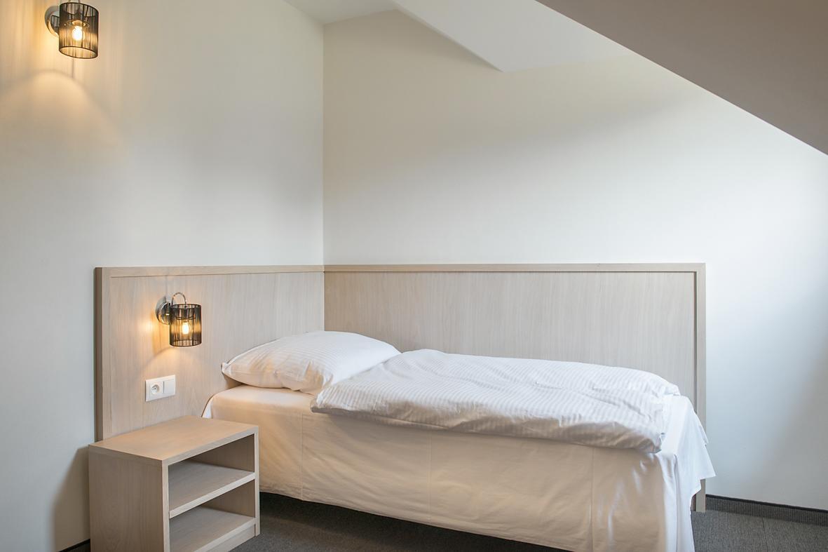 Single Room,646870281:JPEG