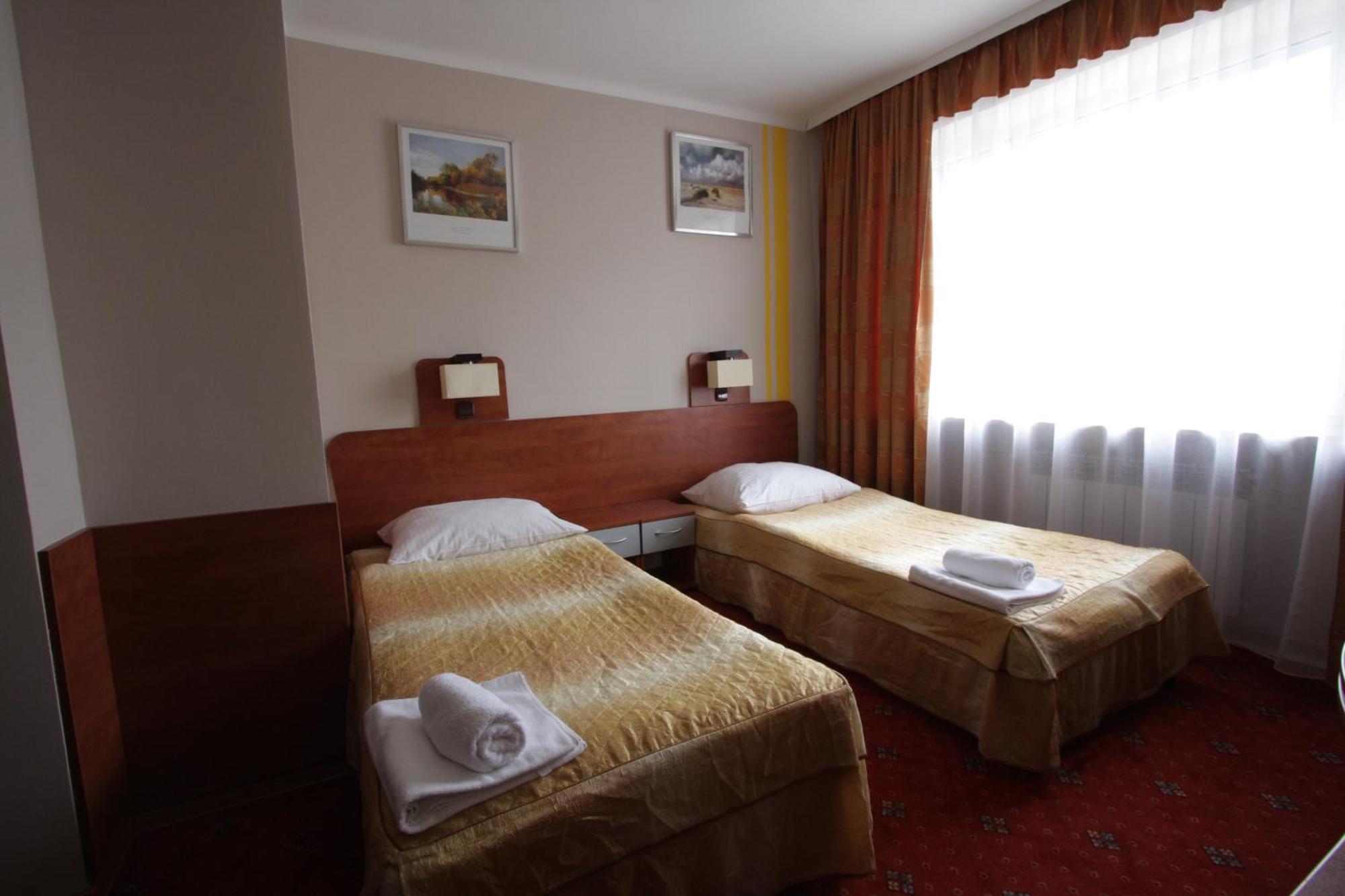 Standard Queen Room