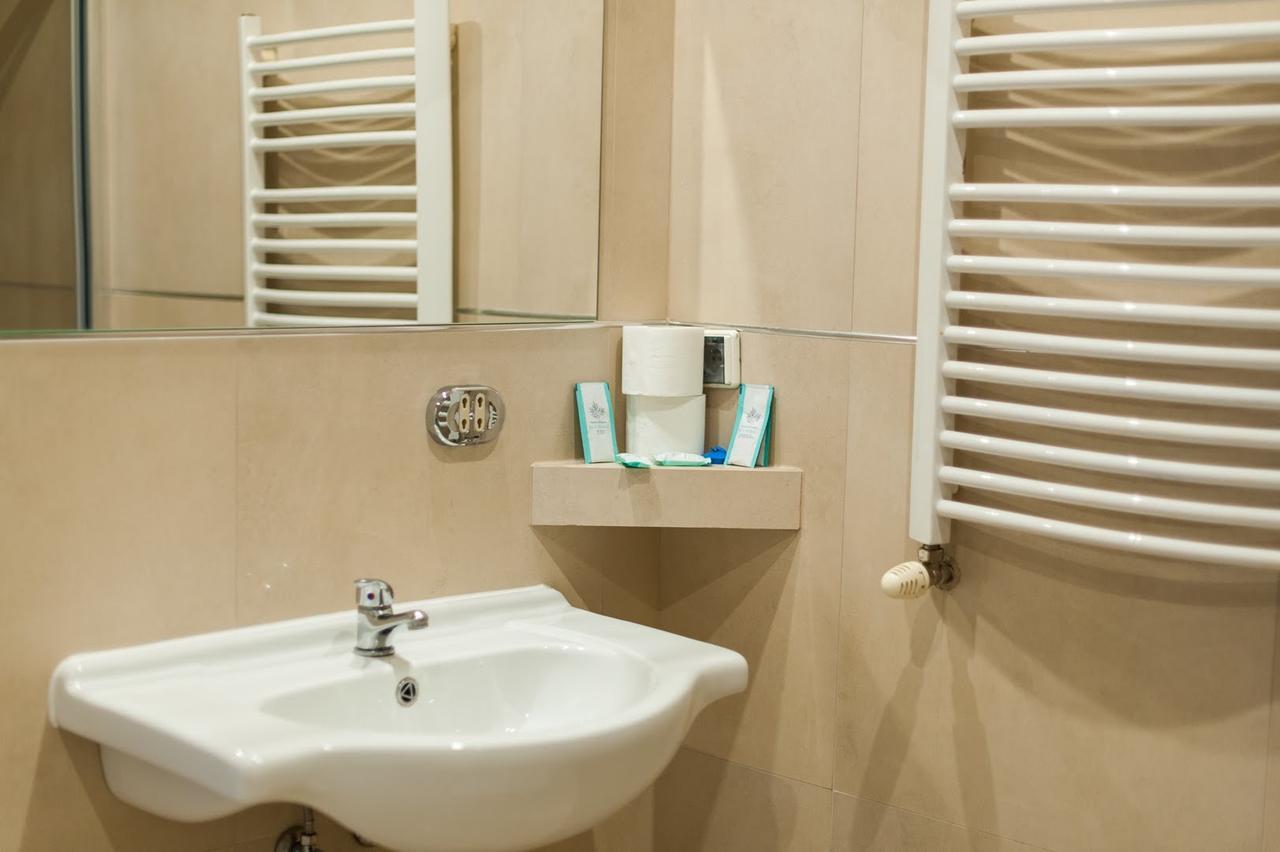 Single Room Private Bathroom