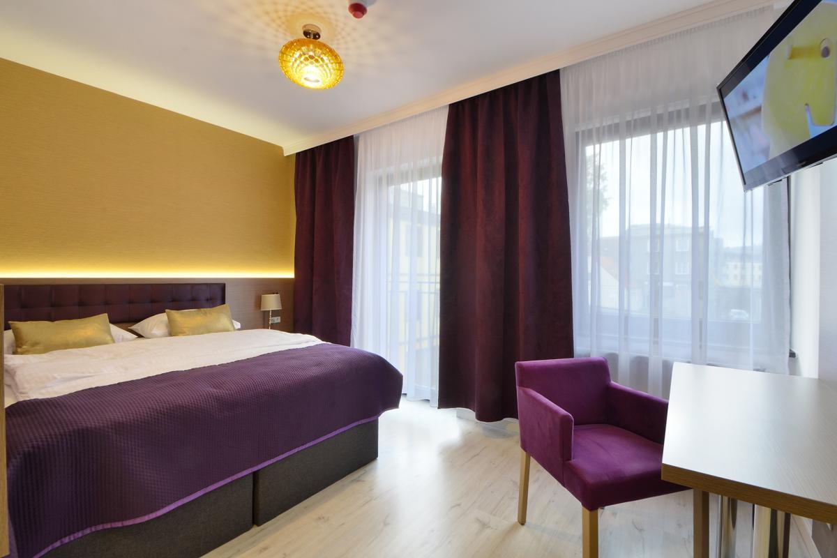 Standard Queen Room